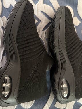 Women’s Black Slip-On Athletic Sneakers - Comfortable Knit Upper